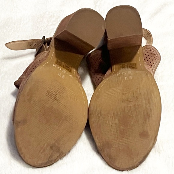 Kelsi Dagger Mason Tan Perforated Block Heel Open Toe Sandal Buckle Size 8.5 - Picture 4 of 7